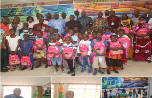 Commune d’Adjamé | Rentrée Scolaire 2020 – 2021 • Des kits scolaires offerts à des élèves du primaire à l’initiative de la CNJCI-Adjamé