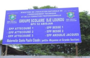 Attecoubé: #RENTRÉE SCOLAIRE 2020-2021 #LUTTE CONTRE L’ÉCHEC SCOLAIRE/ REMISE DE TABLES BANCS À L’INSPECTION DE L’ENSEIGNEMENT PRIMAIRE( IEP) D’ATTÉCOUBÉ.