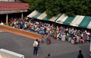 Mairie de Cocody: La paroisse Saint Jean offre des vivres aux couches sociales défavorisées.