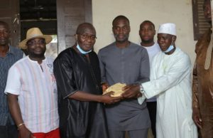 Mairie de Bingerville: Don à la communauté musulmane de Blanchon B.