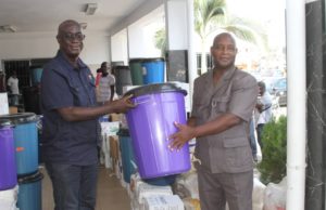 Mairie de Yopougon: Don de vivres et non vivres aux écoles à caractère sociale de la commune