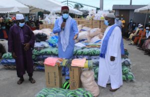 RAMADAN2021: JOURNÉE DE LA SOLIDARITÉ ATTECOUBE PAULIN CLAUDE DANHO ET SON CONSEIL MUNICIPAL, SOUTIENNENT LA COMMUNAUTÉ MUSULMANE VIVANTE À ATTÉCOUBÉ.