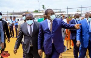 KOUMASSI / EN VISITE DE CHANTIER, LE MINISTRE DES SPORTS ÉMERVEILLÉ PAR LE STADE DE LA SOGEFIHA CONSTRUIT PAR LE MAIRE CISSÉ IBRAHIMA BACONGO