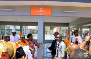 ACTU_KOUMASSI: Remise de clés, LE MAIRE CISSÉ BACONGO CHANGE LE VISAGE DE LA SICOGI