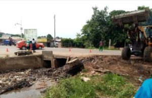 Mairie de Bouaké: Travaux d’assainissement : LE DALOT DU FROMAGER DÉBOUCHÉ