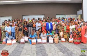 Commune de Koumassi: FÊTE DES MÈRES : LE MAIRE CISSÉ BACONGO RÉCOMPENSE LES MAMANS