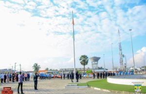 Civisme et citoyenneté à Koumassi. SALUT AUX COULEURS À LA PLACE DE L’ESPÉRANCE
