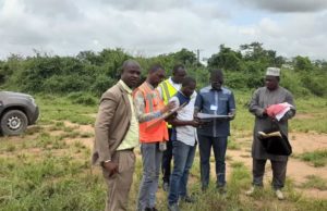 M’BATTO-BOUAKE: VISITE DE SITES POUR UN PROJET URGENT DE HLM