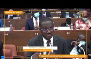 SENAT: Transfert des compétences vers les Collectivités territoriales : le Ministre du Budget et du Portefeuille de l’État, Moussa Sanogo, apporte des précisions à la préoccupation du Sénateur Maire de Kouassikouassikro, Kouadio Kouadio Bertin.