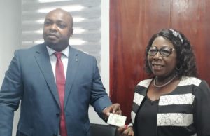 ABOBO IDENTIFICATION Mme Peuhmond reçoit sa nouvelle CNI