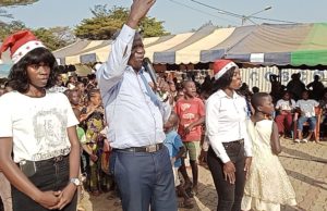 Noël 2021 à Biankouma. Arbre_de_Noël.