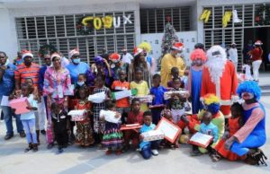 SOCIETE : LA MINISTRE D’ÉTAT KANDIA CAMARA » CADEAUTE » PLUS DE 5000 ENFANTS À ABOBO.