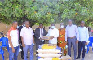 COMMUNE_DE_BONDOUKOU / MACB : DON DE PLUSIEURS VIVRES AUX PRISONNIERS POUR LES FÊTES DE FIN D’ANNEE.