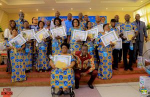 LA MAIRIE DE KOUMASSI REND HOMMAGE À SES AGENTS APPELÉS À ALLER À LA RETRAITE POUR CETTE FIN D’ANNÉE 2021