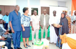 Mairie De Dimbokro: LA MINISTRE BELMONDE DOGO AUX CÔTES DES POPULATIONS DU N’ZI.